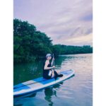 Ellie Toyota Instagram - 🐋 SUPハマりそう。 こんなに心地良いものだとは、、。 瞑想してるような感覚だった。 #sunsetsup