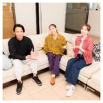 Ellie Toyota Instagram - 🎧 J-WAVE GOLDEN WEEK SPECIAL TOKYO TATEMONO presents FEELIN’ GREEN 聴いてくださったみなさま、 本当にありがとうございました🌿 nicoさんとのツインナビゲート、 心強かったです✨ YNK（八重洲・日本橋・京橋）エリアには 江戸時代から続くサーキュラーエコノミーの原点がある、というお話。 そしてどんなテクノロジーよりも、 人と人とのリアルな対話が大切であるということ。 “次世代に繋ぎたい音楽”と共に、 ゲストの方々の言葉から沢山のパワーをいただいた9時間でした❤️‍🔥 自分には何ができるかな。 そう考えることが、まず第一歩を踏み出していると思えた。 AIさん、圧巻のスタジオライブをありがとうございました！ まさに、あの瞬間にしか生まれ得ないLIVE！ お話しから歌にシームレスに繋がり、 音楽が紡がれていく、、 AIさんの愛に溢れたお人柄も相まって 「最高、、」のひと言に尽きます。 radikoのタイムフリーでも ぜひお楽しみくださいねー😚 @jwave813 @nicostagramtokyo 📸 #AI さん @officialai @take_action_for_peace #宮沢和史 さん #坂口真生 さん @mao717 #吉高まり さん #藤吉雅春 さん -収録ゲスト- #夏木マリ さん @mari_natsuki #ヘラルボニー 松田崇弥 さん @heralbony #白木屋傳兵衛 中村悟さん #割烹嶋村 加藤一男さん #シティラボ東京 平井一歩さん