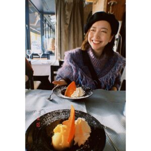 Ellie Toyota Instagram - 🍽
今年の写真は今年のうちに。

写真映えするパリの食卓。
なにをいただいても美味しかった🤤

気がつけばもう2022年も残りわずかですね。
やり残したことはありませんか？
私は大掃除をしっかりやりたいなぁ。🧼