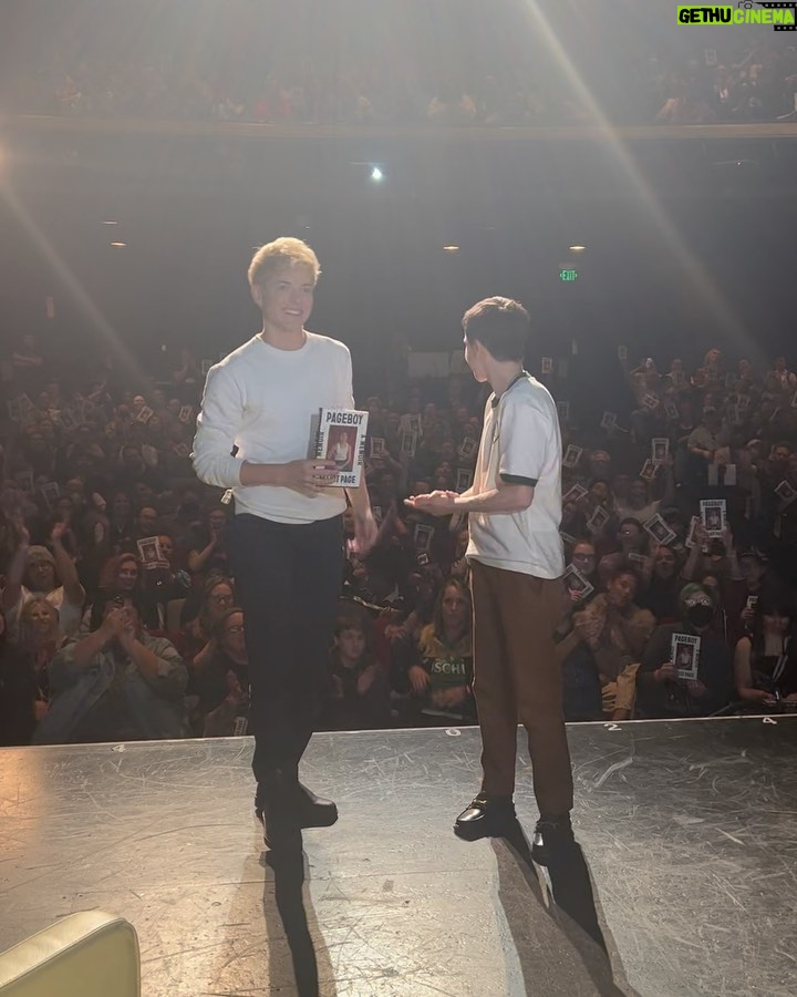 Elliot Page Instagram - Los Angeles, your energy at the Pageboy event was electric. @hooraymae, you were a stellar moderator and I loved our conversation. Appreciate every one of you for coming to support last night! Montalban Theater