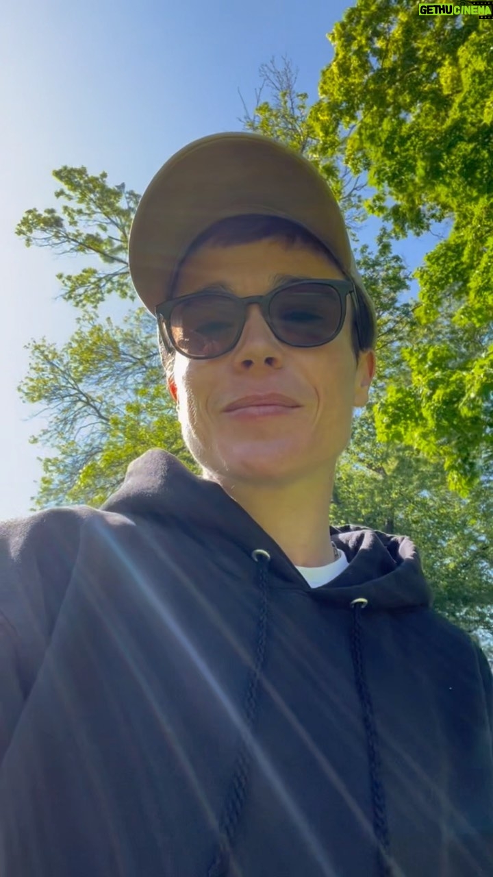 Elliot Page Instagram - Popping on here with a little surprise — you can read the first chapter of Pageboy on People.com. Link is in my Story and pre-order your book at ElliotPageBook.com