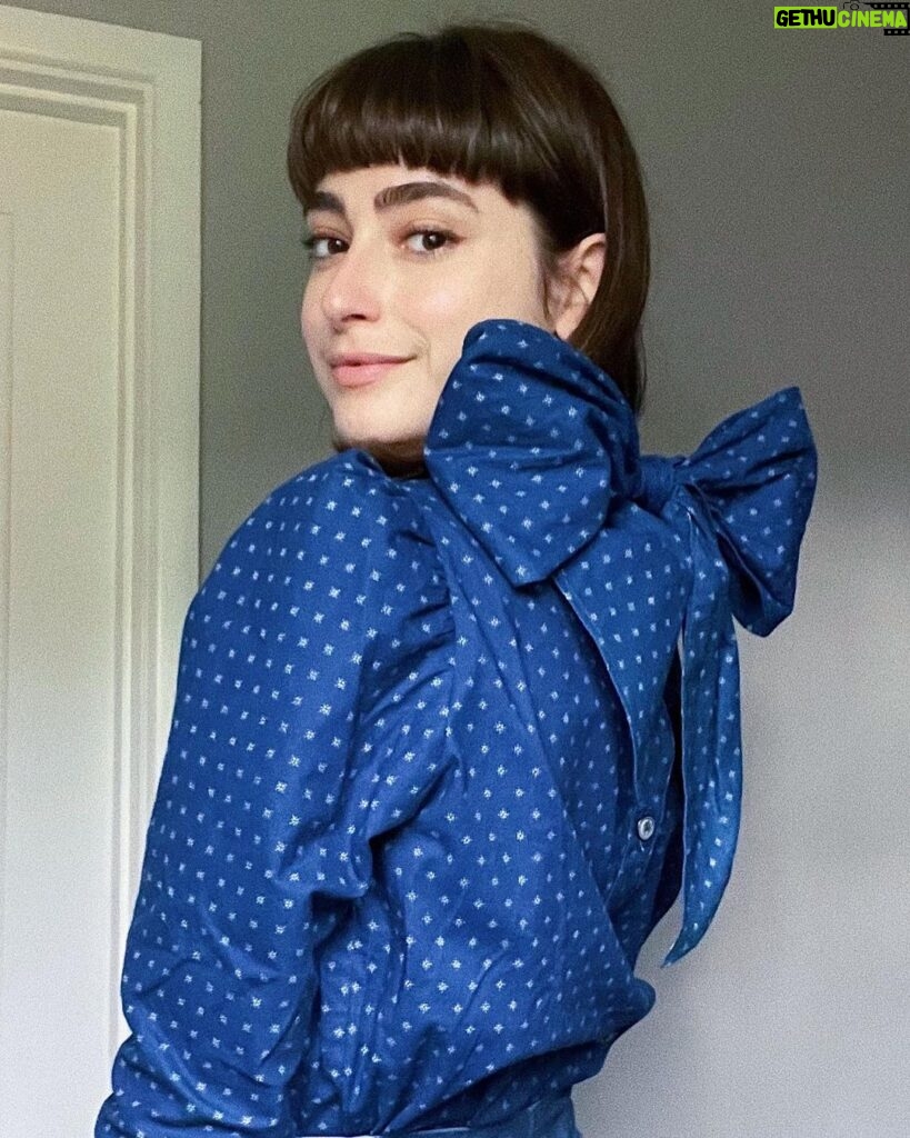 Ellise Chappell Instagram - thank you @verityanddaughters for the beautiful blouse wowee 💙💙💙