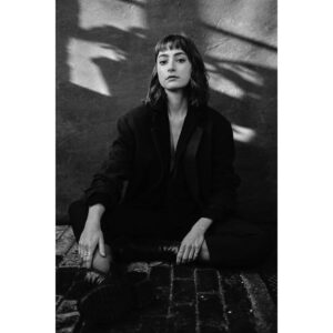 Ellise Chappell Instagram - • @aldofilibertostudio • @ashleycockrellhair • @charliaverymakeup • @fabiana_potenza • 🤍🖤