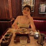 Ellise Chappell Instagram - Hey 3️⃣0️⃣ thank you for the warmest welcome!!! I am vv happy to be here (and terrified) ♈️🔥🐍🌞🌝🥳♥️🌳🍾