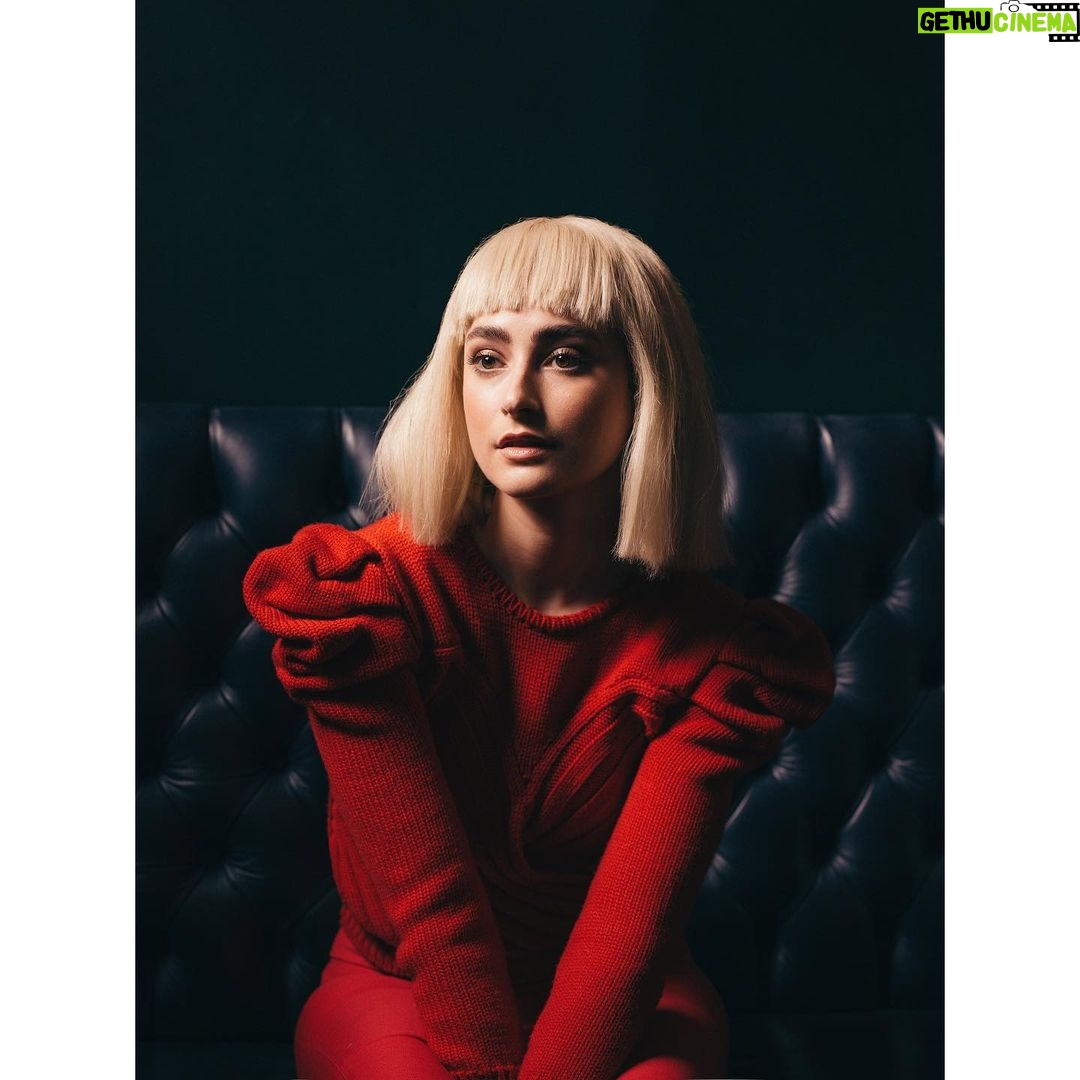 Ellise Chappell Instagram - SORRY PALS. Last one. 🙅🏼♀️ Outtake from @coolamericamag 🖤 tap for team 🖤 link in bio for a sneak peak of the summer issue x