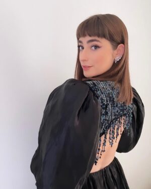 Ellise Chappell Instagram - #TheLastDuel premiere last night - it’s out October 15th and wow, everybody should go see it #LadyMarguerite #JodieComer ⚔️

Styling : @hollyelgeti
Make-up : @charlotteyeomansmakeup 
Wearing : @_aje_ @jimmychoo @stephenwebsterjewellery 🖤

Thank you @20thcenturyuk & @runraggeduk for having us 🖤