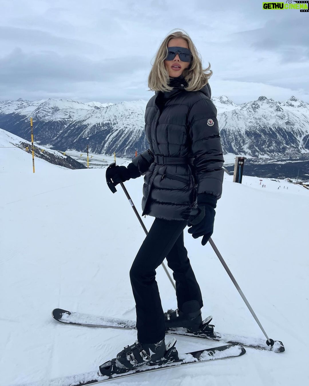 Elsa Hosk Instagram - First day on the slopes of St Moritz was pure 🤍🤍🤍🤍 St. Moritz, Switzerland