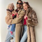 Elsa Hosk Instagram - Had to bribe her with a lollipop for these photos!! It’s pic two for me🥹 Merry Christmas and happy holidays from us!!❤️🥰🎄