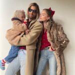 Elsa Hosk Instagram - Had to bribe her with a lollipop for these photos!! It’s pic two for me🥹 Merry Christmas and happy holidays from us!!❤️🥰🎄