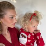 Elsa Hosk Instagram - Had to bribe her with a lollipop for these photos!! It’s pic two for me🥹 Merry Christmas and happy holidays from us!!❤️🥰🎄