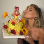 Elsa Hosk Instagram - I’m not normally one to celebrate my myself or my birthday, but this year felt different… With so much going on around the world, I feel in my bones how lucky, blessed and grateful I am to live another year. To see my baby grow up, have the fortune to hold her close, have a roof over our heads, food on the table. To hug the ones I love and celebrate with my friends and family. I know that is not the case for everyone on this planet and I’ll try and never take that for granted. Mad love and thank you for the birthday wishes, I love you!!!❤️