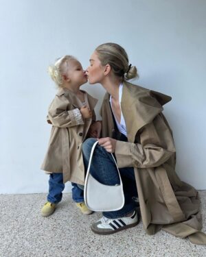 Elsa Hosk Instagram - When did she get so BIG😭