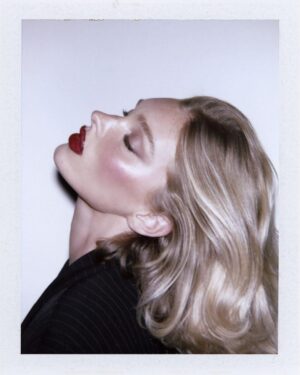 Elsa Hosk Instagram - holiday red💄