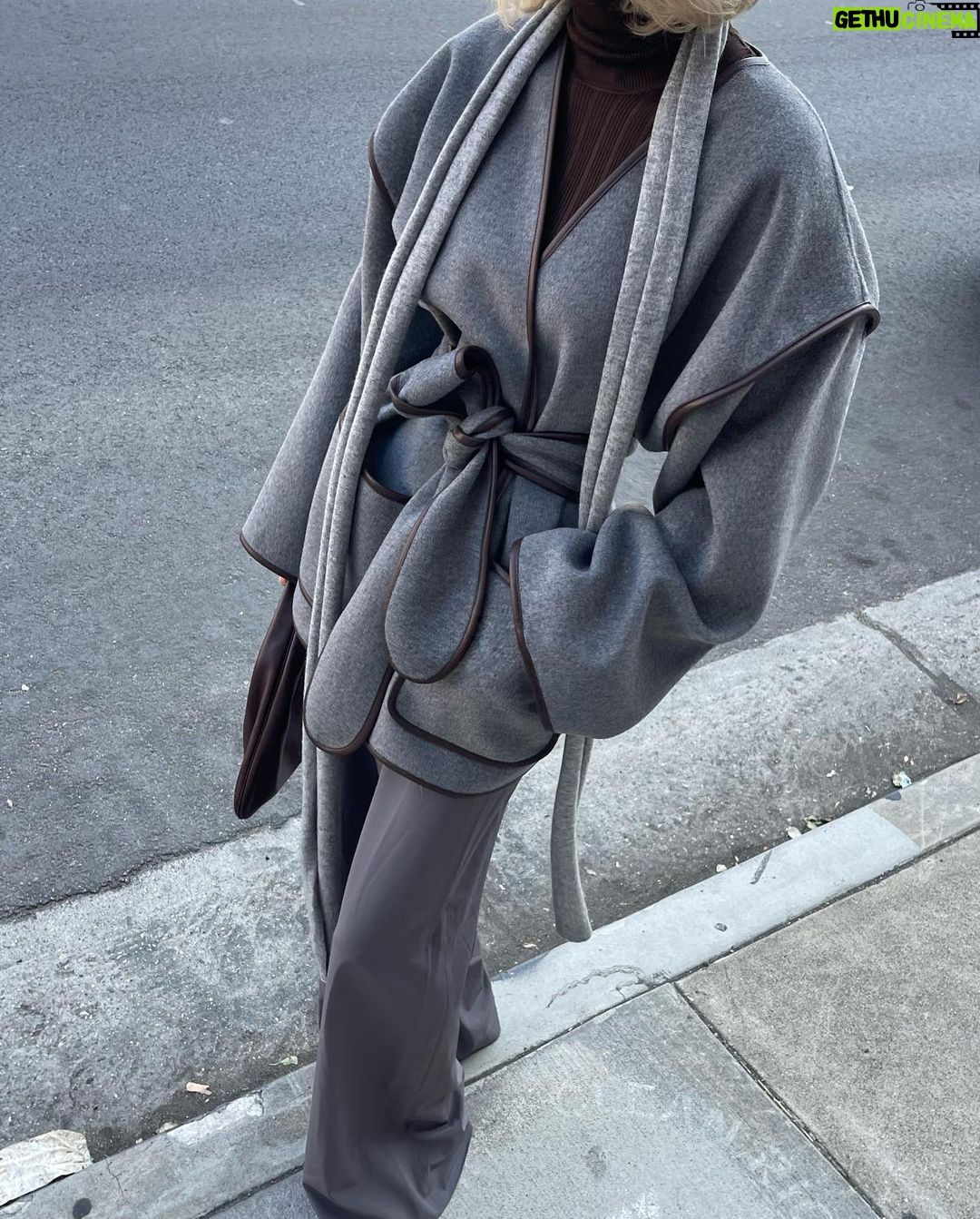 Elsa Hosk Instagram - Wrapped in a blanket @helsastudio