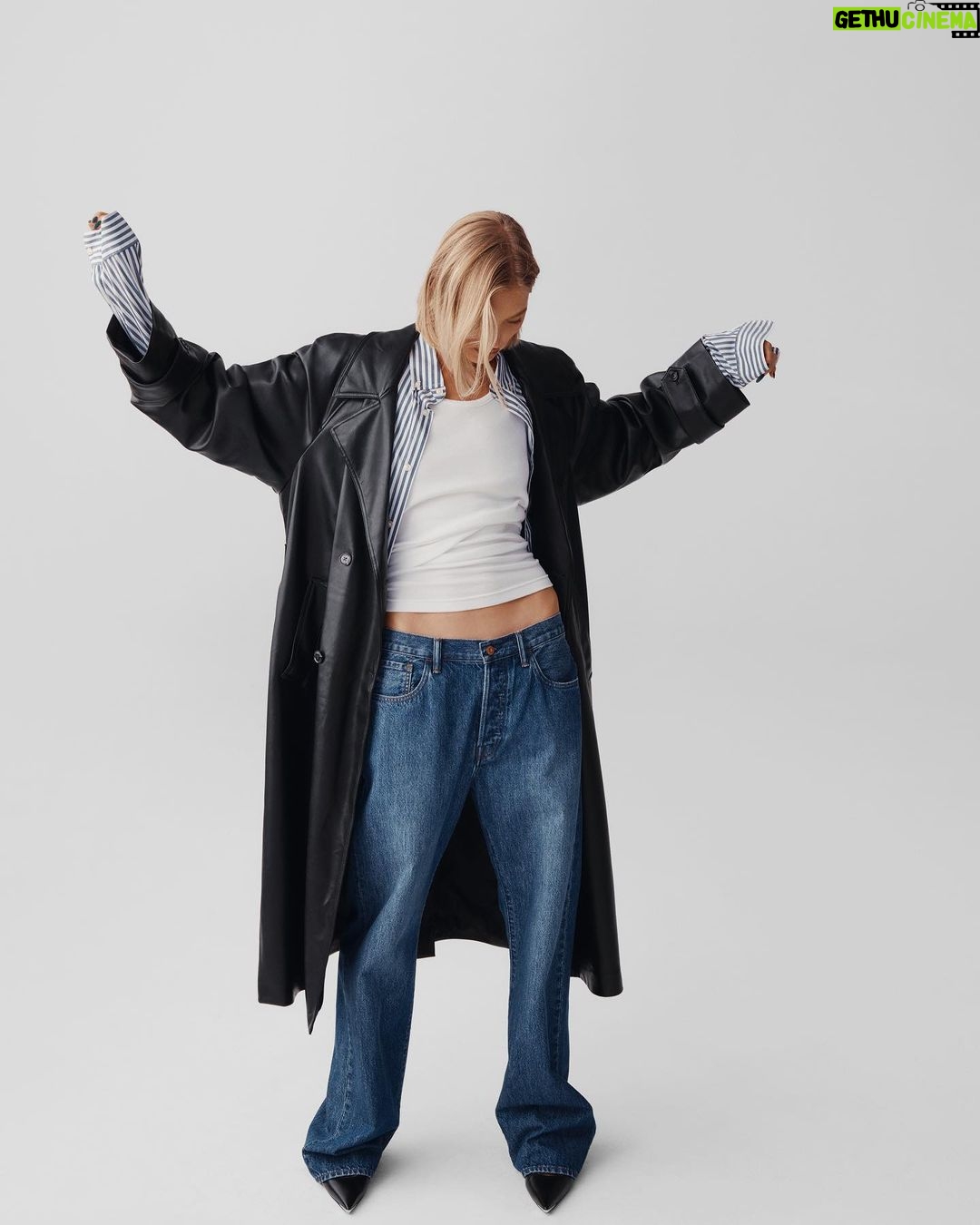Elsa Hosk Instagram - Tuuli and I for @GAP ❤️❤️❤️❤️❤️❤️❤️❤️❤️ Had the best time shooting the gap holiday campaign with my number one girl!!