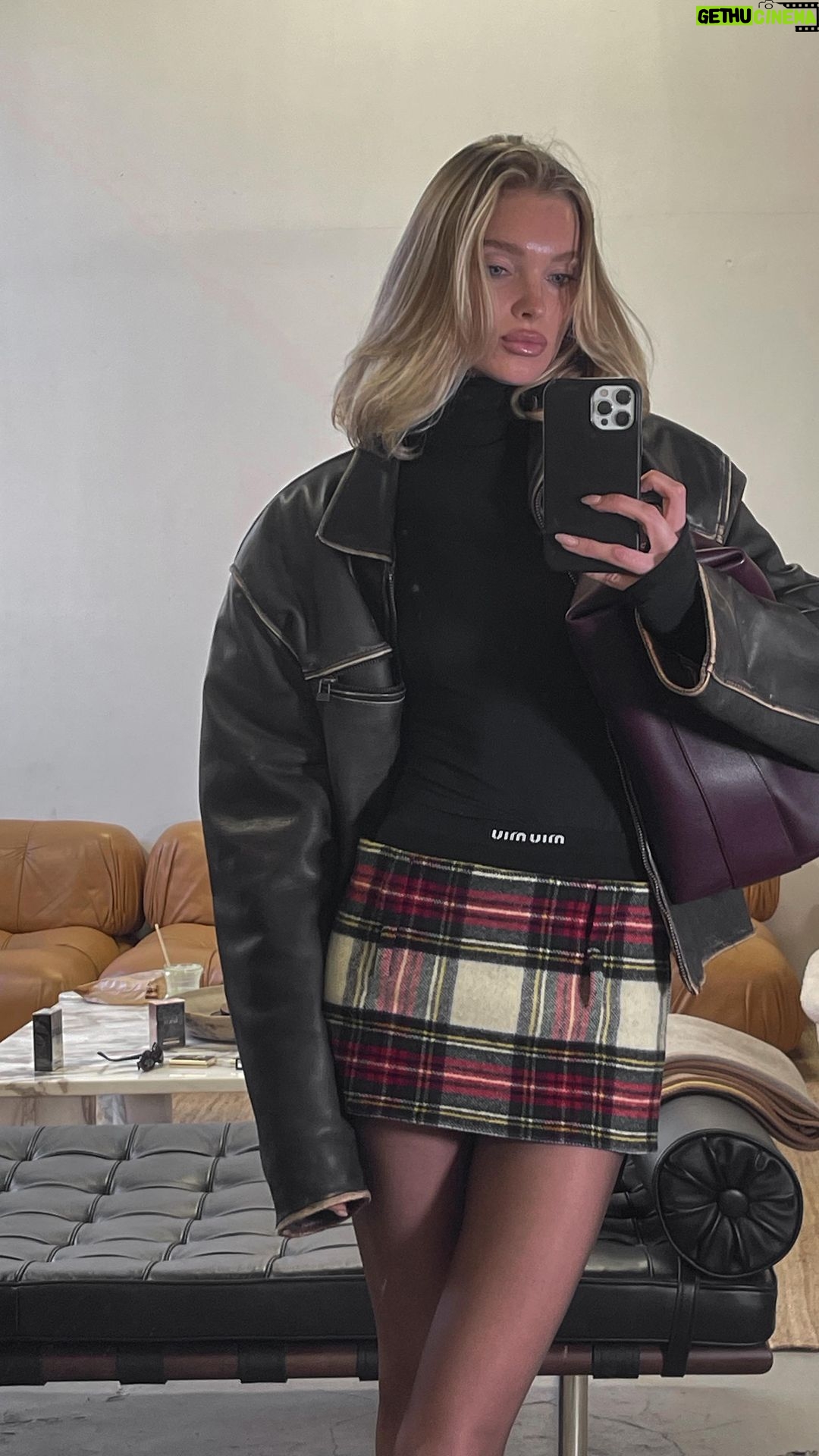 Elsa Hosk Instagram - Get ready with me for Valentine’s Day❤️1,2 or 3? ❤️
