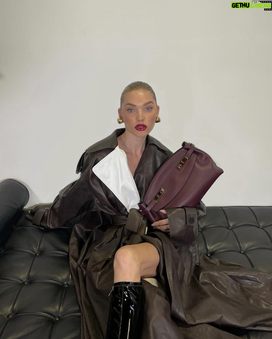 Elsa Hosk Instagram - My favorite place is inside a hug❤️ @ferragamo #ferragamoHugBag