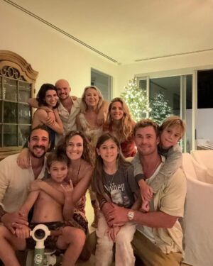 Elsa Pataky Instagram - Happy Christmas!! 🎅🏼Feliz Navidad a todos!