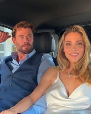Elsa Pataky Instagram - Don’t miss #Extraction2 with my favourite actor  @chrishemsworth 😉, comes out June 16th on @netflix / no te pierdas #extraction2  con mi  actor favorito en acción @chrishemsworth llega a @netflix el 16 de Junio. 👌😉