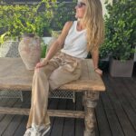 Elsa Pataky Instagram – Enjoying my home town Madrid with my love ones. 🥰  Disfrutando de Madrid mi ciudad natal con la gente que amo.