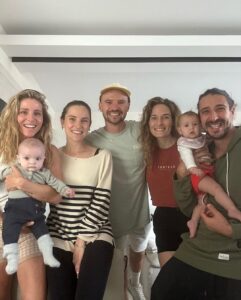 Elsa Pataky Instagram - Enjoying my home town Madrid with my love ones. 🥰 Disfrutando de Madrid mi ciudad natal con la gente que amo.