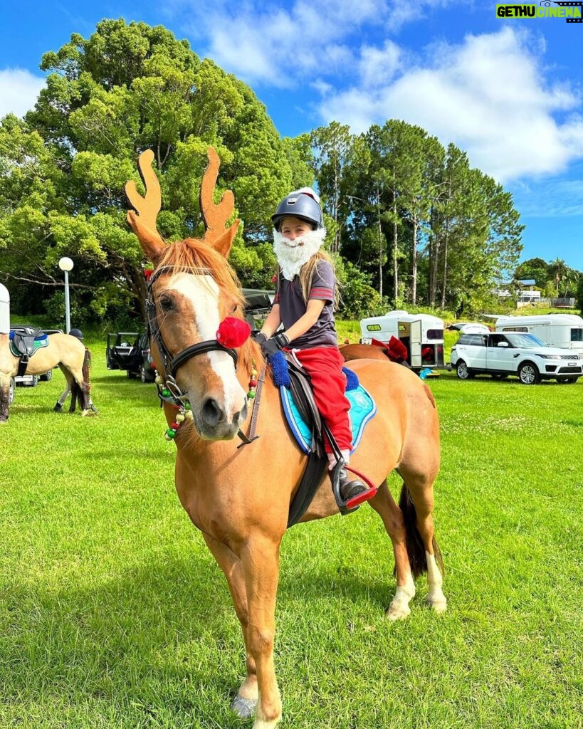 Elsa Pataky Instagram - Santa and Rudolf!! 🎅🏼