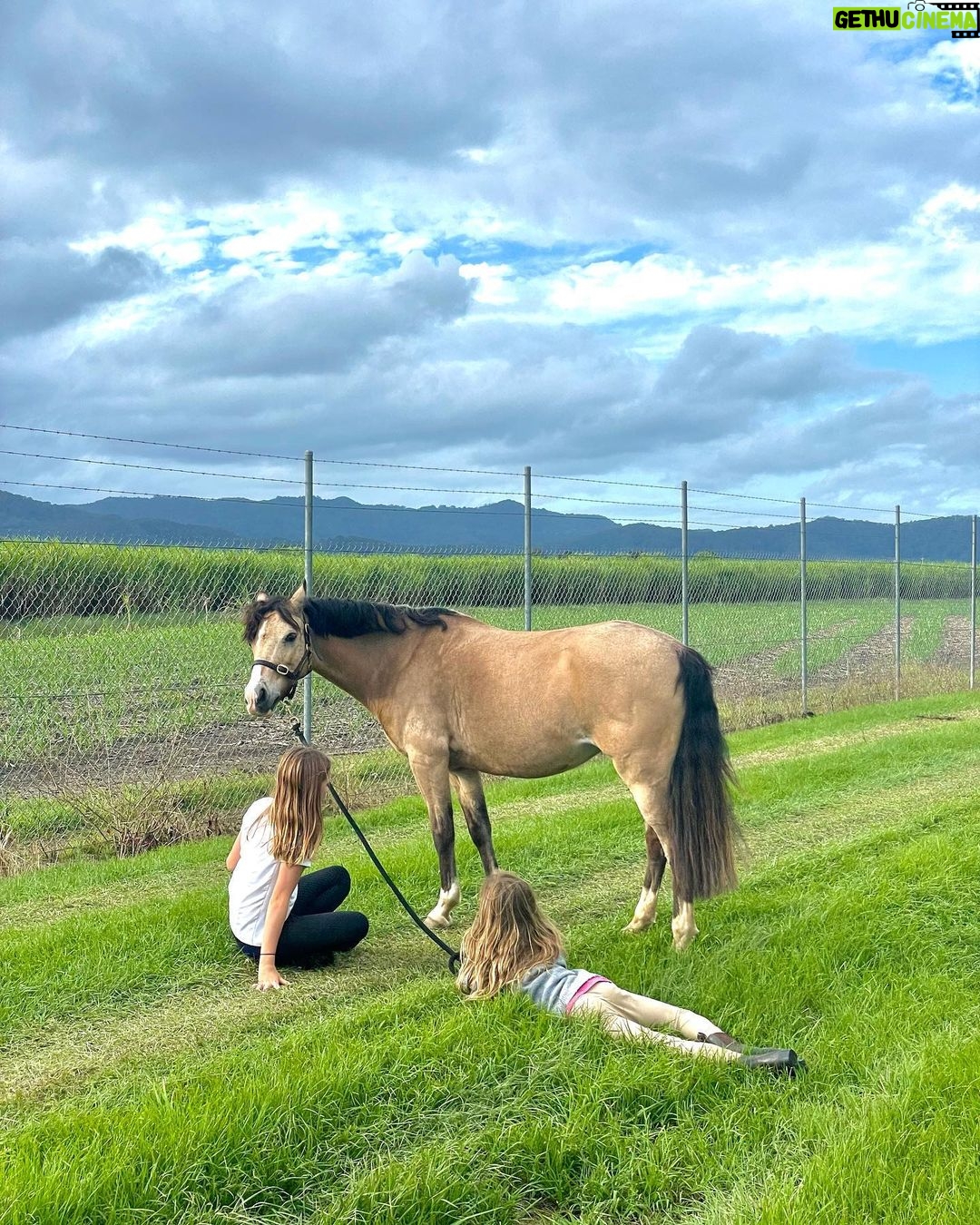 Elsa Pataky Instagram - Those special moments that you want to keep forever!! 🥰/ Esos momentos especiales que nunca quieres olvidar.