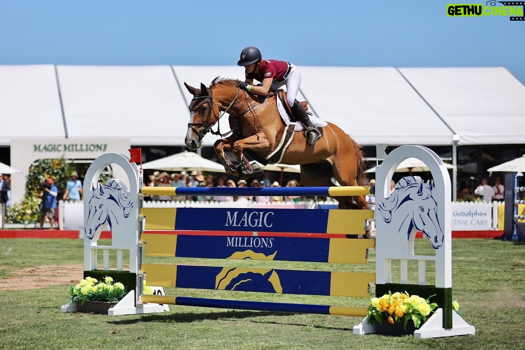 Elsa Pataky Instagram - Thank you @magicmillions for an amazing day! So great to see the incredible talent displayed in the show jumping and polo events!! @magicmillionspolo #magicmillionsshowjumping @bulgari