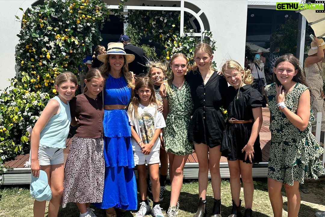 Elsa Pataky Instagram - Thank you @magicmillions for an amazing day! So great to see the incredible talent displayed in the show jumping and polo events!! @magicmillionspolo #magicmillionsshowjumping @bulgari