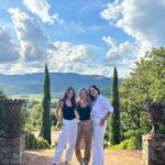 Elsa Pataky Instagram - Living la dolce vita with my forever friends 💗🌟@anitasuarezdelezo @martamilans