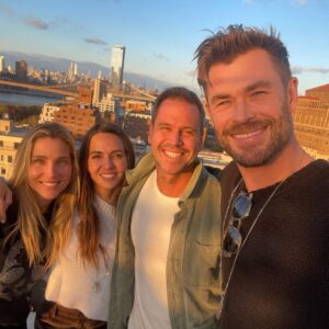 Elsa Pataky Instagram - Quick trip to NY to celebrate with my handsome husband @chrishemsworth and our love ones! 
#limitless @natgeo @Disneyplus