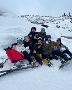 Elsa Pataky Instagram - Happy Christmas!! 😍☃️🏂Feliz Navidad!