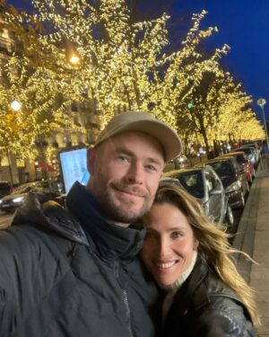 Elsa Pataky Instagram - Je t’aime Paris!! 🥰and @chrishemsworth