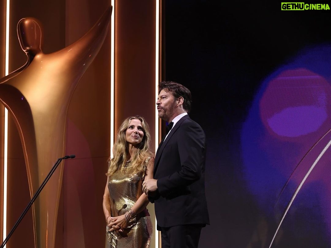 Elsa Pataky Instagram - Such a fun night presenting at the AACTA awards with @harryconnickjr to support Australia’s film & tv industry! Thank you @aacta - it’s always such a special night to celebrate with friends ❤️ Dress: @rabanne Jewellery: @bulgari
