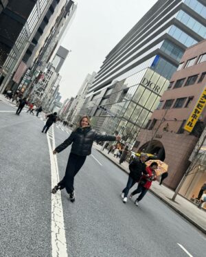 Elsa Pataky Instagram - Last week of our summer holidays!! Japan is always fun 💜