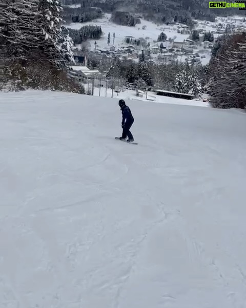 Elsa Pataky Instagram - And I thought I was good! 🙀😂😂/ cuando crees eres super buena snowboarder y luego ves a tus hijos. 😂😂