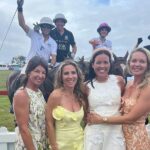 Elsa Pataky Instagram - So great to be back to one of my favourite events @magicmillions show jumping and polo with @nicoleroseart @nachofigueras @b1slater @delfinablaquier @janeylunn #zaraphillips. #magicmillions #magicmillionShowjumping Que ilusión volver a uno de mis eventos favoritos @magicmillions competición de salto y polo.