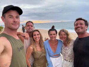Elsa Pataky Instagram - Fiji family adventures 💛 @tavaruaislandresort @chrishemsworth