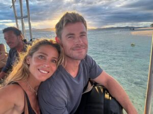 Elsa Pataky Instagram - Fiji family adventures 💛 @tavaruaislandresort @chrishemsworth