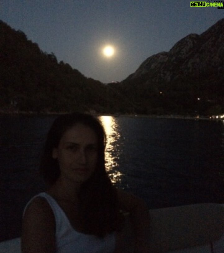 Elvin Aydoğdu Instagram - #nofilter by @leylademirbagatay #themoon #onenightlefttofullmoon