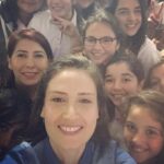 Elvin Aydoğdu Instagram - Okuduğum okul İTK 'da (İzmir Türk Koleji) yıllar sonra bir söyleşi için bulunmak çok güzeldi. Marmaris kampüsündeydik. Gençler bir harika👍🏻 Aşkın Hoca'ya herşey için çok teşekkür ederim😊🙏🏻 #itk #liseyılları #highschool
