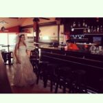 Elvin Aydoğdu Instagram – Yıl 2009 – Balkan Düğünü / “İstemiyim evlenem” Kendi dugünümden kaçıp barlarda gezerkene👰‍♀️ #tbt