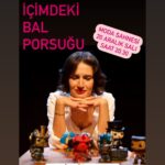 Elvin Aydoğdu Instagram - 20 Aralık- Moda Sahnesi’ndeyiz🦡🦡🦡 İş arkadaşlarım ve ben; ve Muhtar, ve Eski Sevgilim… @dottiyatro_dottheatre @ozlemdaltaban