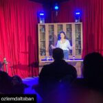Elvin Aydoğdu Instagram - #Repost @ozlemdaltaban with @make_repost ・・・ Repost from @dottiyatro_dottheatre İçimdeki Bal Porsuğu 🦡dün akşam açılış oyunuyla dotormanda, ahşap kulübemizde seyircilere merhaba dedi! 🌳🛖🌴🏕 Şubat ve Mart oyunlarıyla devam ediyoruz, #OrmandaBuluşalım 19,26 Şubat Cumartesi 👉🏻dotormanda.com #OrmandaKışBaşkaGüzel 🌲🌳🌲 Yazan ve Oynayan Elvin Aydoğdu Yöneten Özlem Daltaban @ozlemdaltaban @elvinaydogdu @muratdaltaban @aysegulbeyazdag #DOTormanda @kemerburgazkentormani