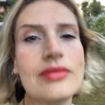 Elvin Aydoğdu Instagram - Şirketin ’una sahipken için her türlü entrika ve pisliği yapabilecek sarışın kadın rollerine açığım… Fake kahkahalar, karikatür şüpheci bakışlar ve ıq -0 komedi… #halkbunuistiyorzorlantısı #halkbunuistiyor