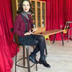 Elvin Aydoğdu Instagram – “İçimdeki Bal Porsuğu” provalarında poz vermeler falan bişeyler bişeyler🦡🦡🦡 
3 Aralık Koma Sahnesi👈🏻
20 Aralık Moda Sahnesi👈🏻