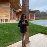 Elvin Aydoğdu Instagram - “İçimdeki Bal Porsuğu” provalarında poz vermeler falan bişeyler bişeyler🦡🦡🦡 3 Aralık Koma Sahnesi👈🏻 20 Aralık Moda Sahnesi👈🏻