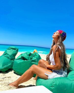 Eman El Assi Instagram - 🌬️🐚