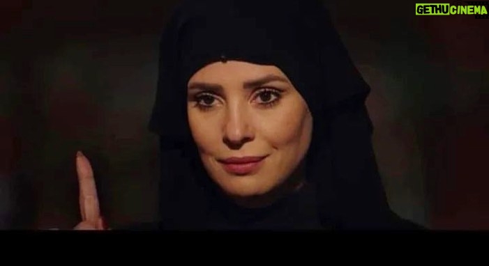 Eman El Assi Instagram - تتقفل كبيره .. قفله تليق بيا #جعفر_العمده 👆🏻 #دلال_فتح_الله