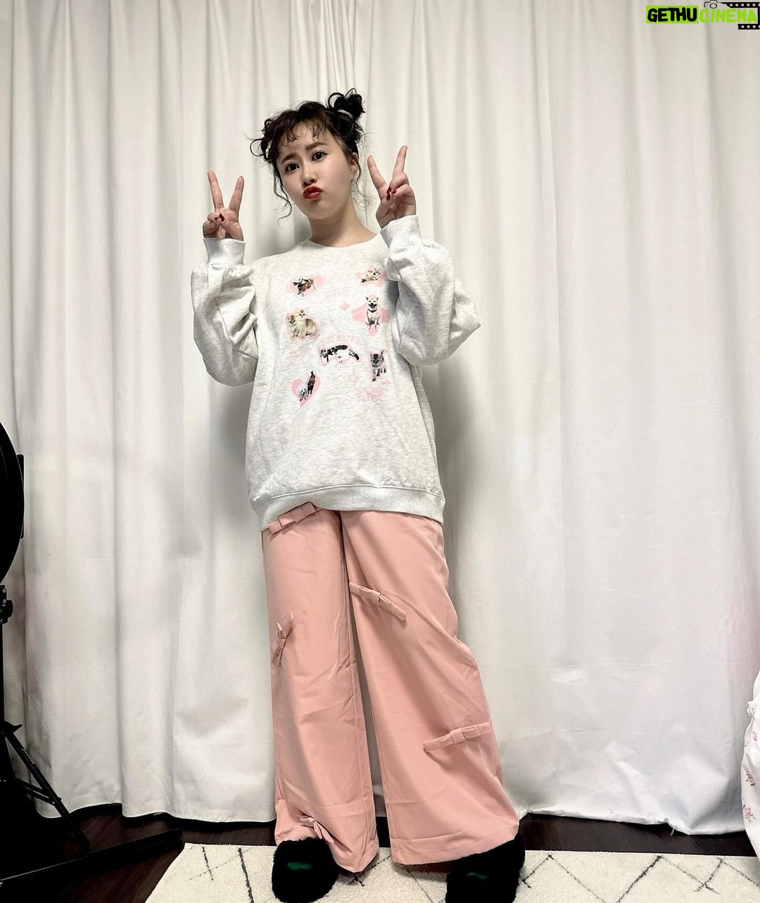 Emi Ōmatsu Instagram - 最近急激に寒くなってきましたが 皆様いかがお過ごしですが 突然ですが最近わたしはSHEINで 爆買いさせてもらいまして ほどよい普段着をたくさんゲットしました✌️ 裏起毛であったかいしとてもかわいいです! クーポンコード発行していただいたので 【BFJP479】←こちらです! よかったら使ってください☺️☺️☺️ #PR #SHEIN #SHEINforAll #SHEINblackfriday #SHEINGoodFinds #loveshein #saveinstyle